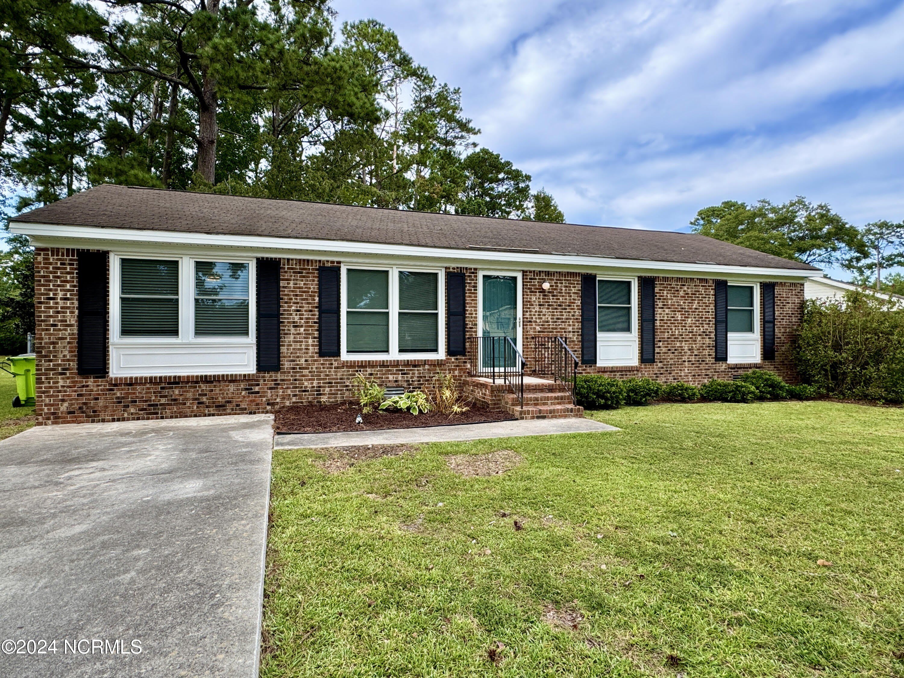 219 Stratford Road – photo 1