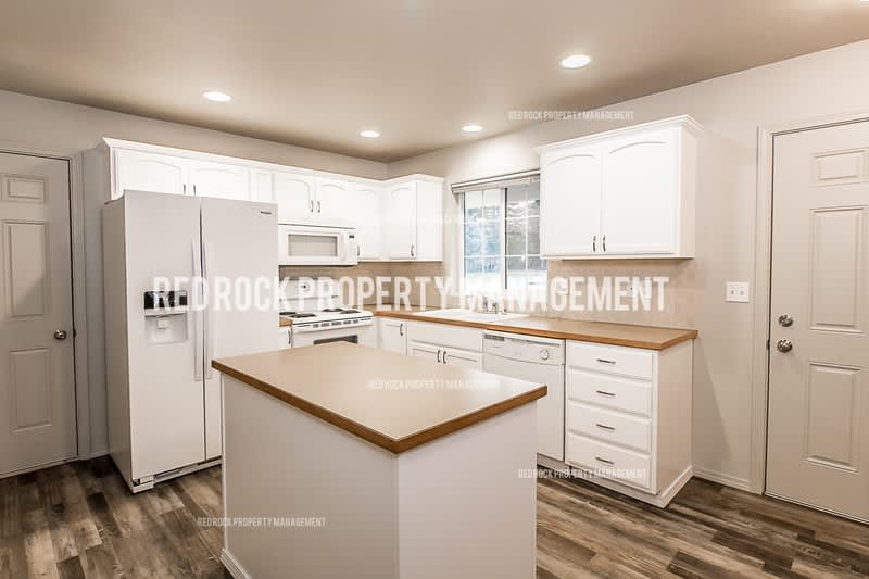 1603 Drummond Street – photo 2
