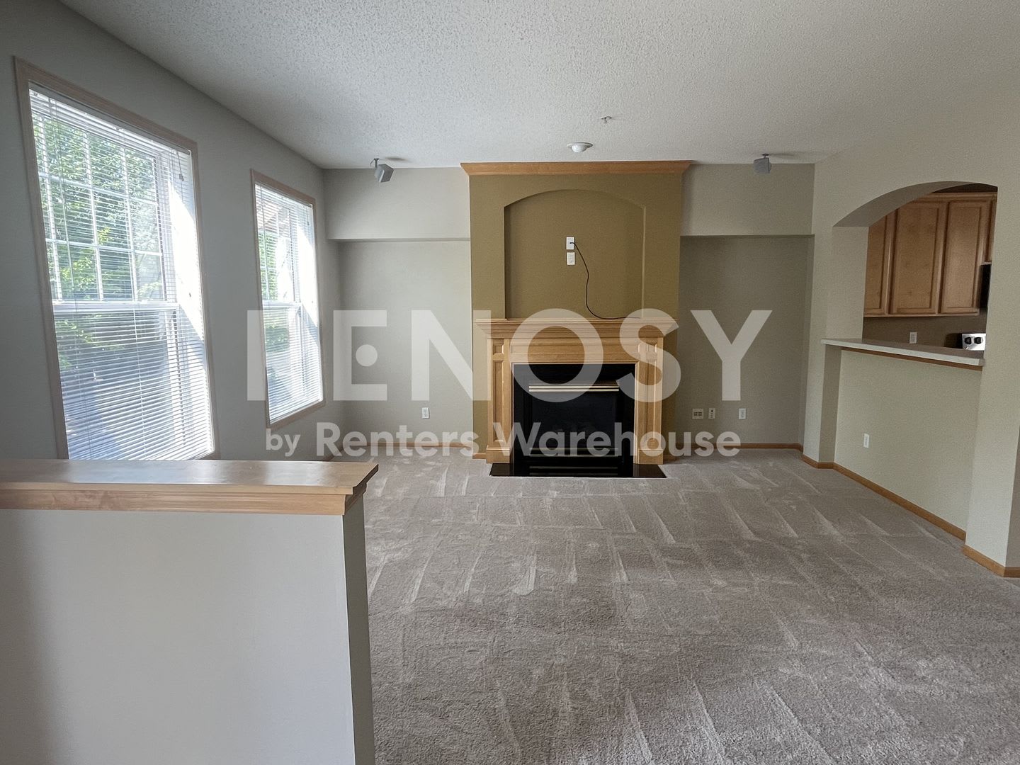 Available Now 3 Bedroom 1 Bath 1 Powder Room Townhome in Eden Prairie – photo 4