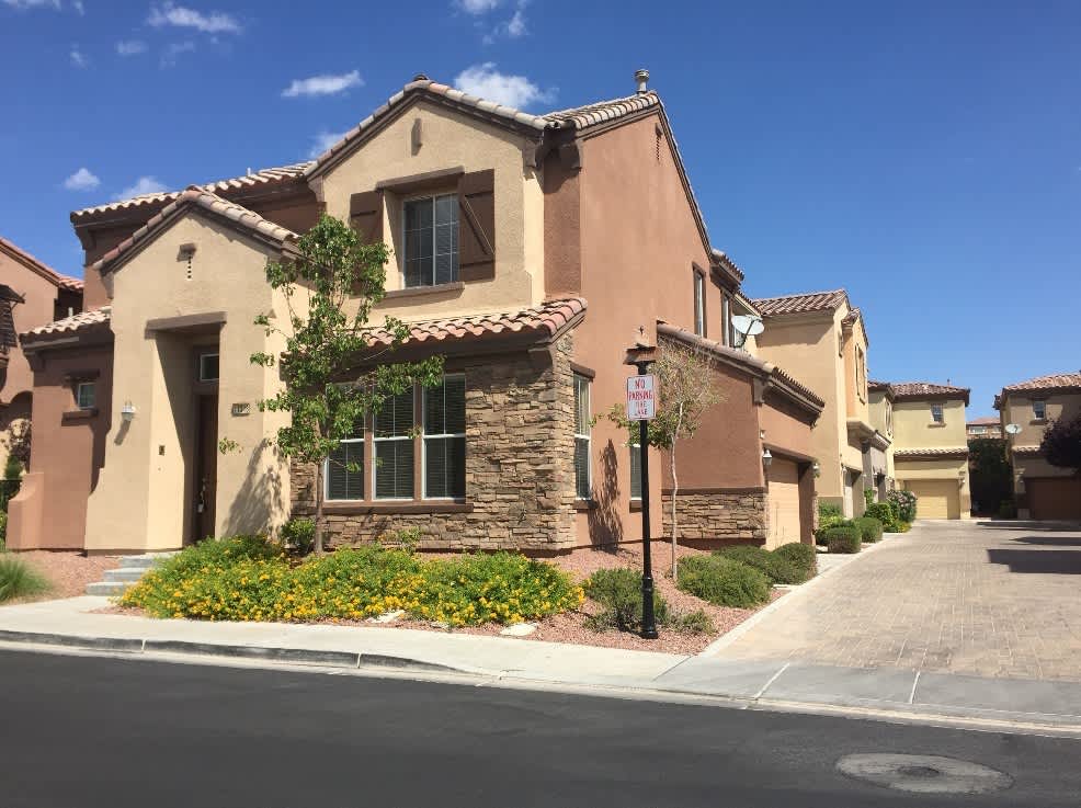 Stunning upgrades make this a perfect home for you! – photo 2