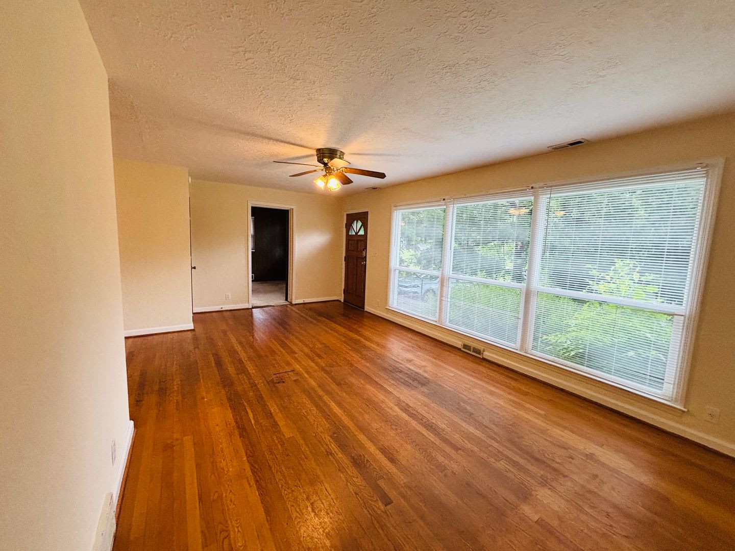 4 Bedroom 1 Bath House – photo 3