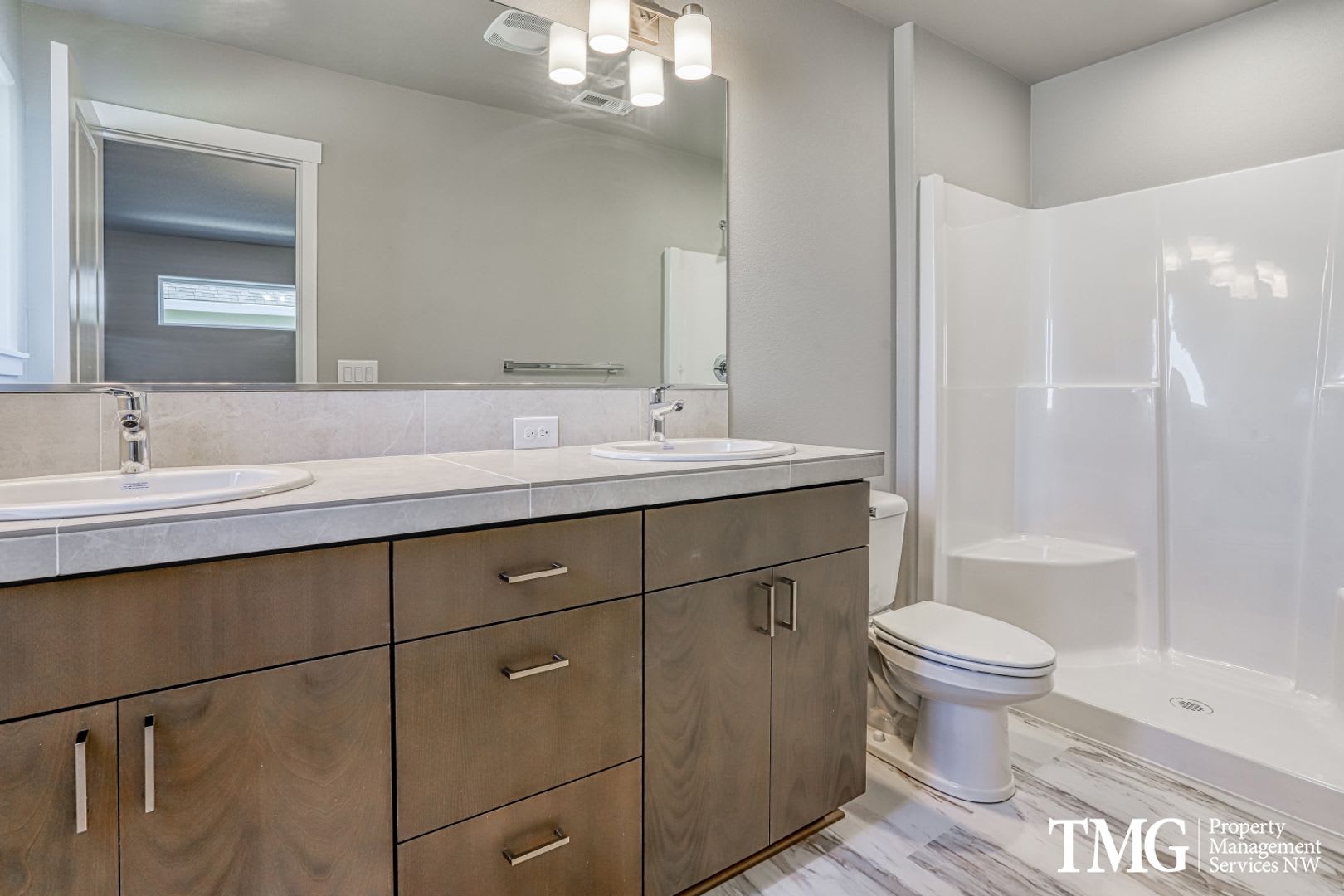 Newer Townhome in Minnehaha w/ 3 Bedroom 2.5 Bath! – photo 5