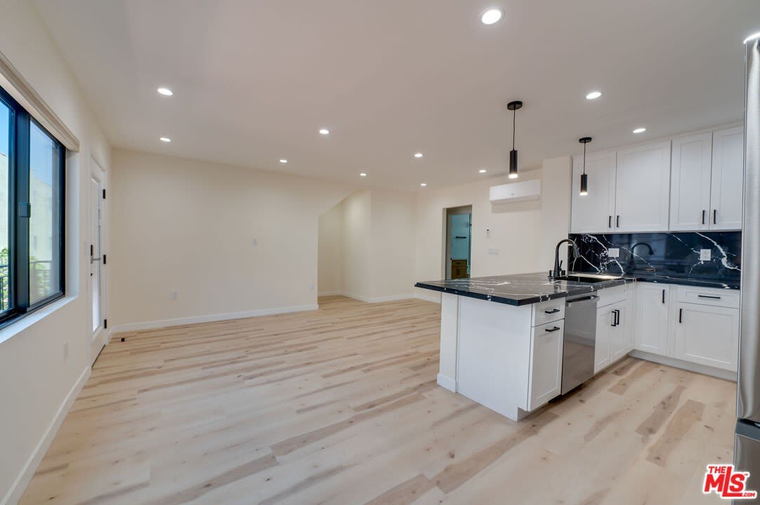 928 N San Vicente Blvd – photo 2