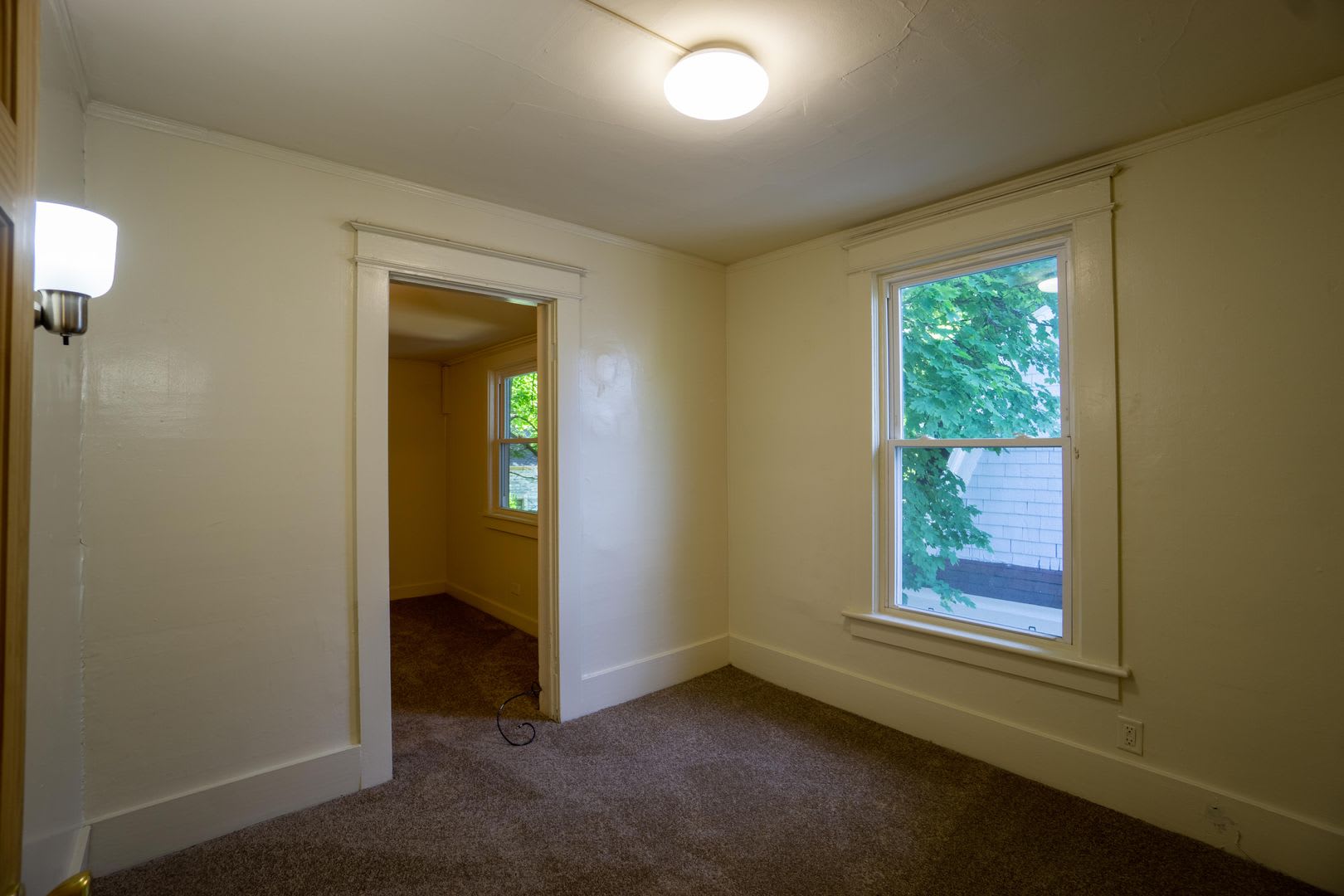 917 Lancaster Ave – photo 2