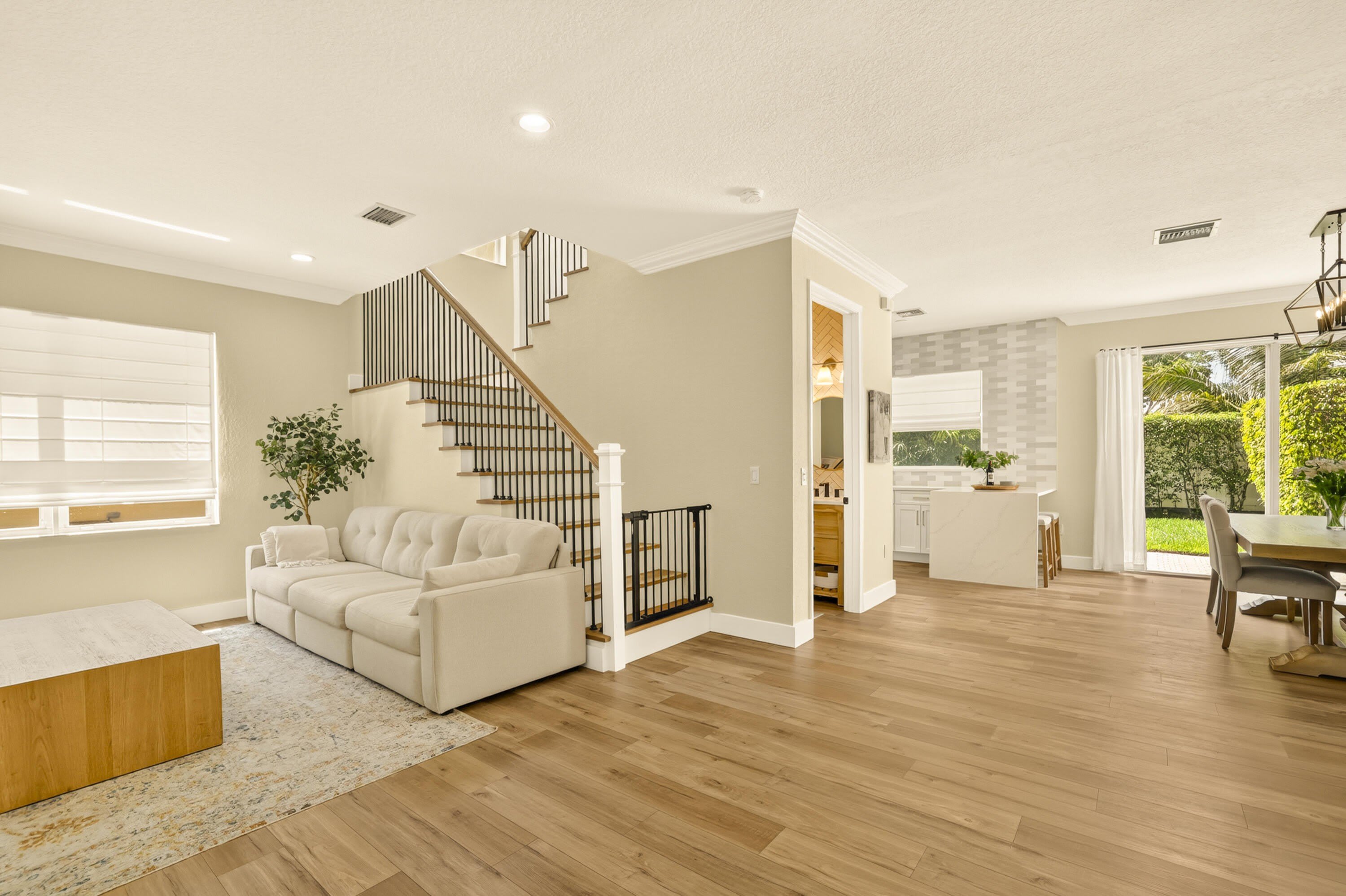7630 Topiary Avenue – photo 4