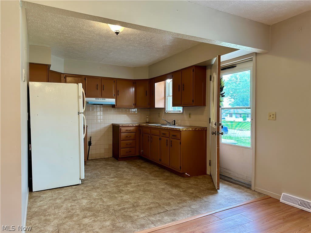 4827 Dunsmore Avenue – photo 4