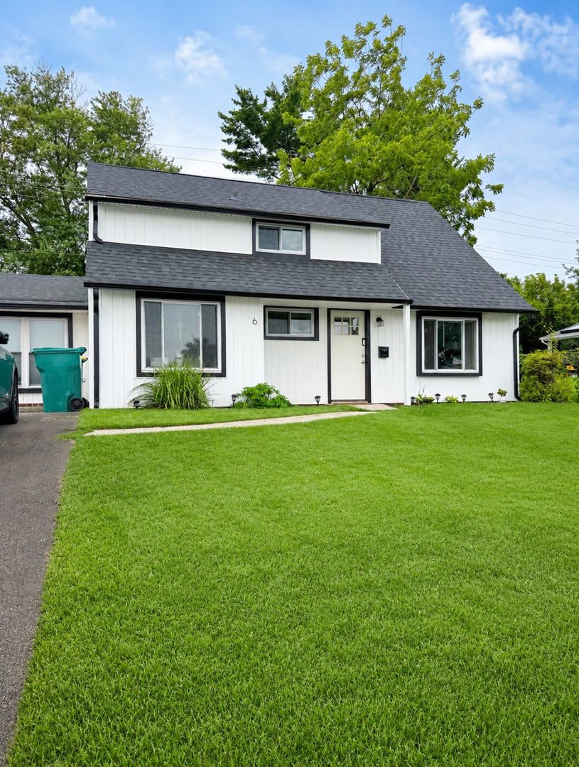 Beautiful fully renovated 5 bed 2 bath House with a sun room and large yard – photo 1