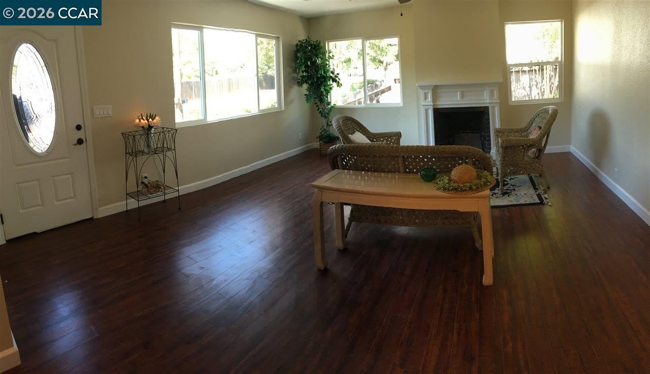 1448 Rosal Ln Front House – photo 3