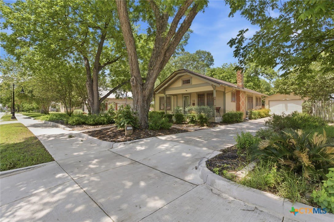 1120 W Hopkins Street – photo 3