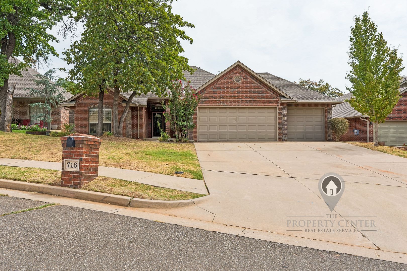 Room To Live Relax Entertain 4 Bedroom Edmond Home – photo 1