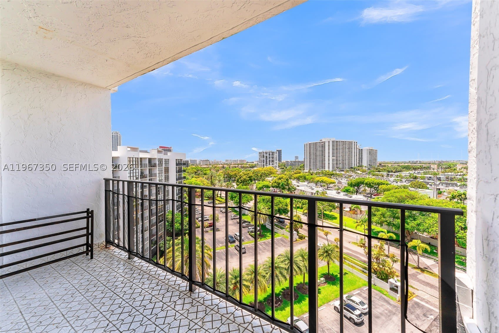 800 Parkview Dr Unit 211 – photo 2
