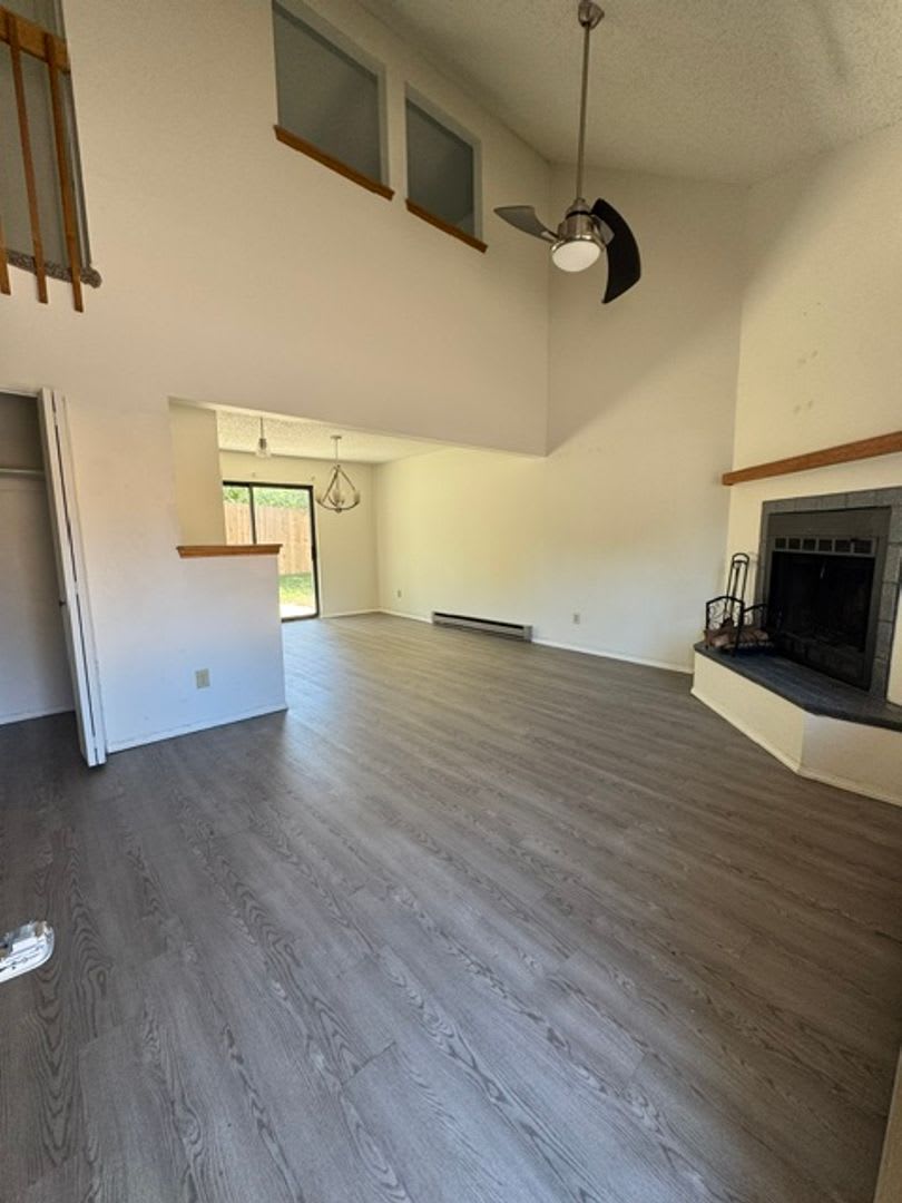 2 Bedroom Townhome with a Fireplace – photo 2