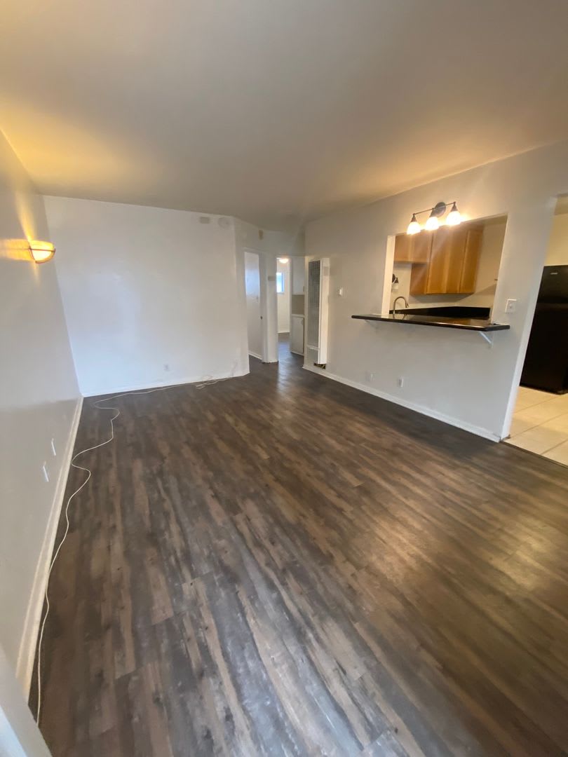 4937 Coronado Ave! Spacious 2 Bed-1 Bath Unit in OB! – photo 3