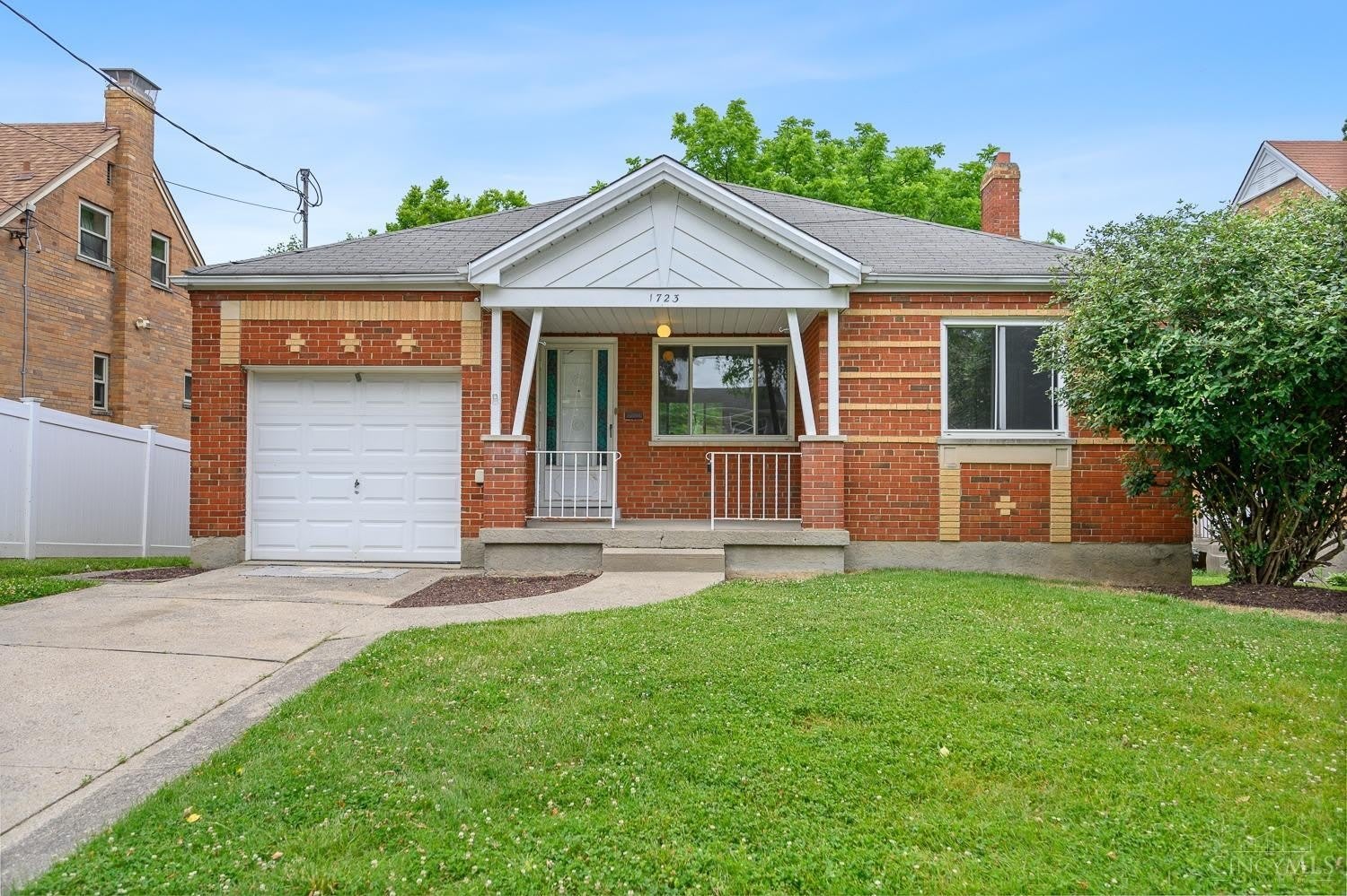 1723 Tuxworth Avenue – photo 3