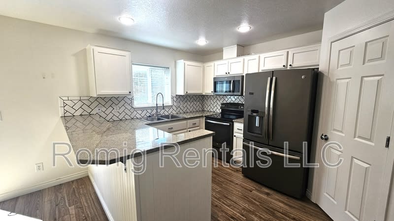 1817 Northeast 88th Circle – photo 3