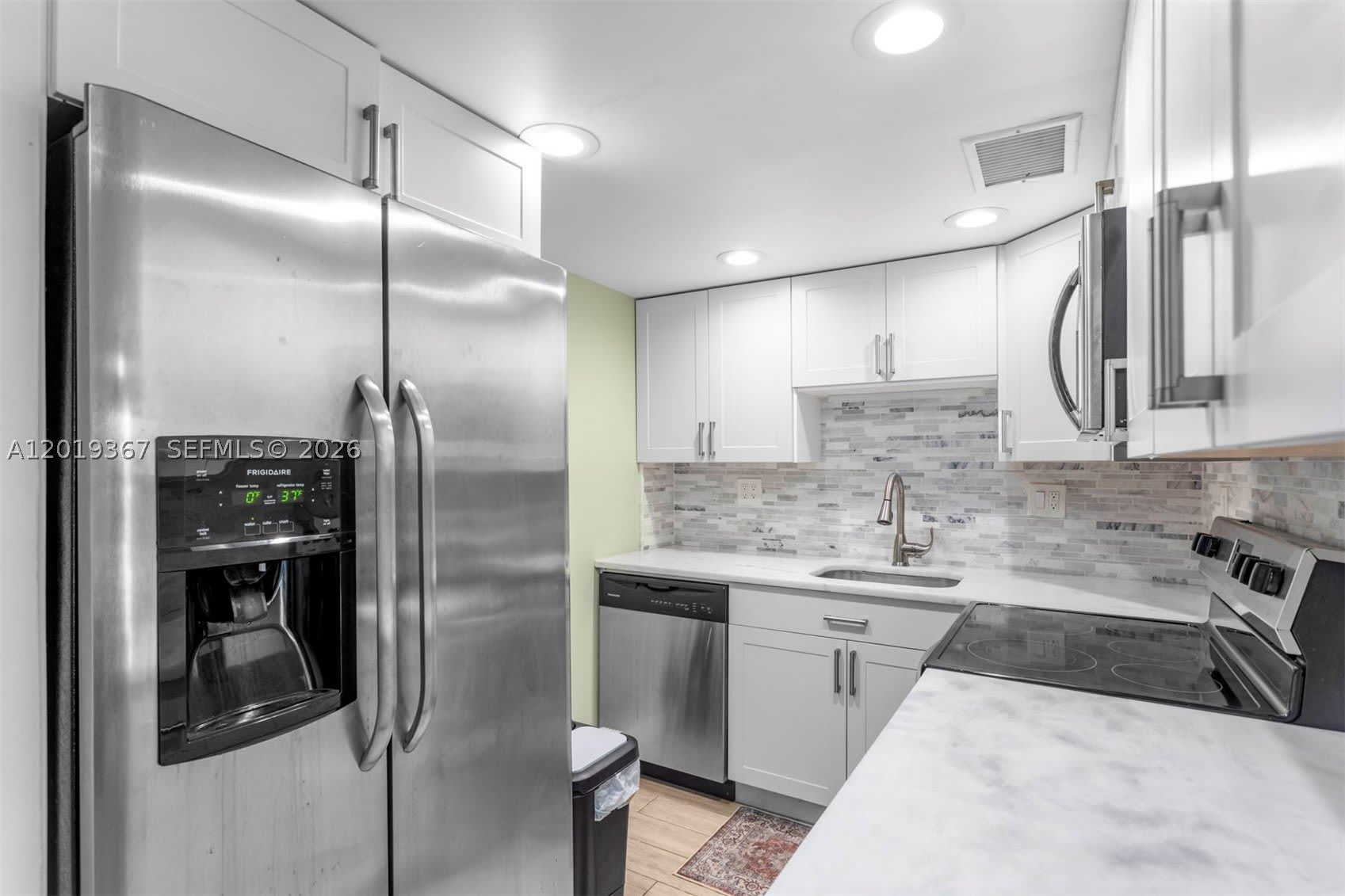 2970 NE 16th Ave – photo 2