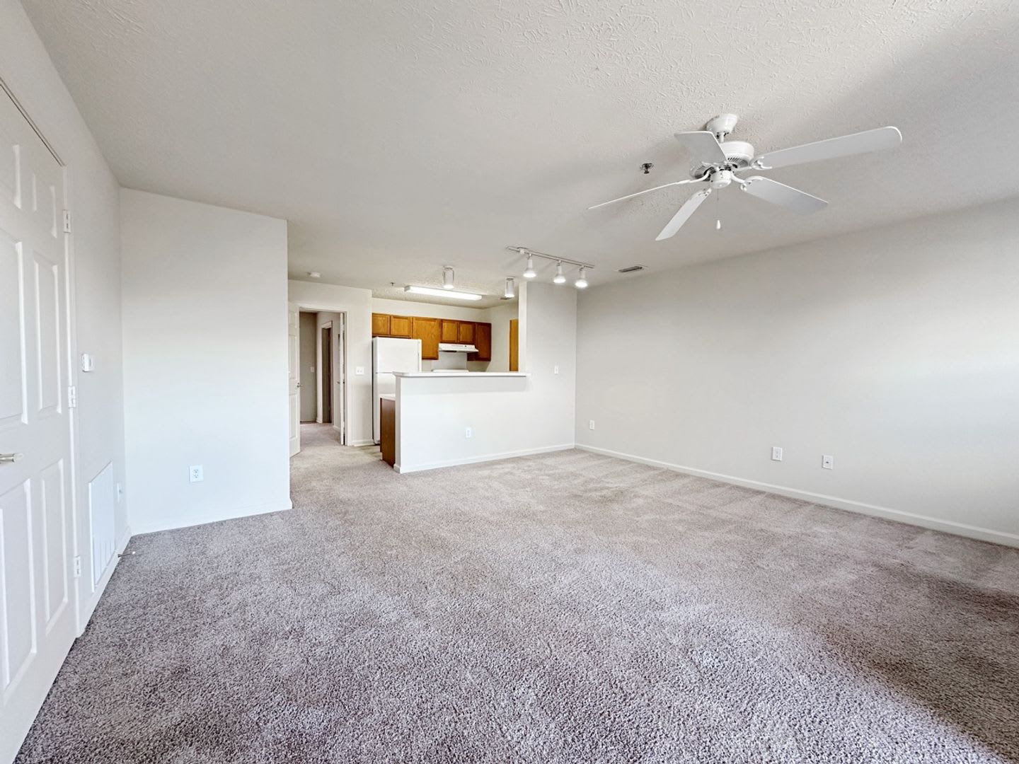 Cozy Retreat Style 1-Bedroom Apartment – photo 5
