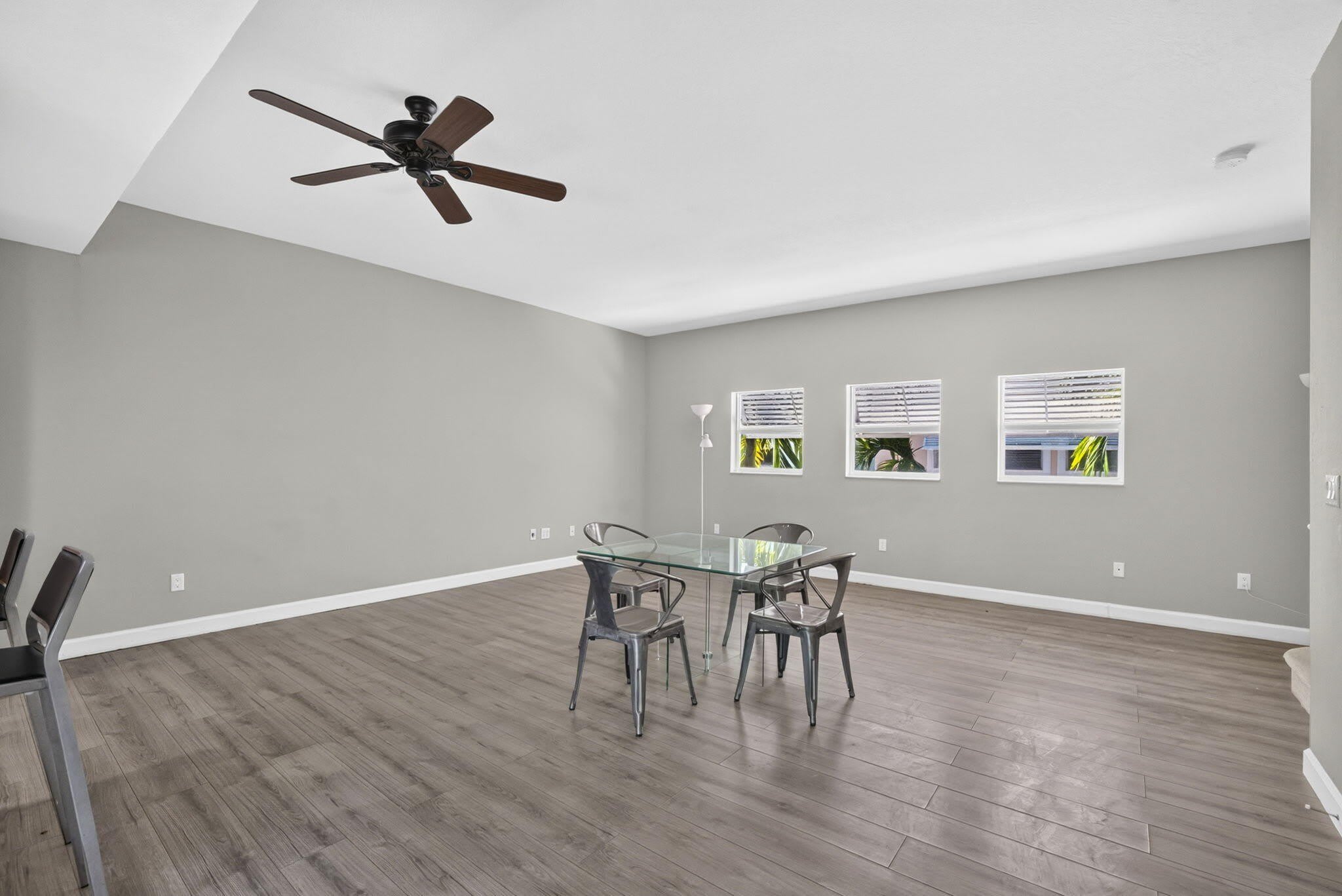 433 NE 1ST Street – photo 5