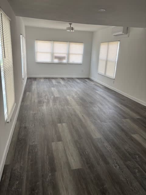 805 E Live Oak St – photo 3