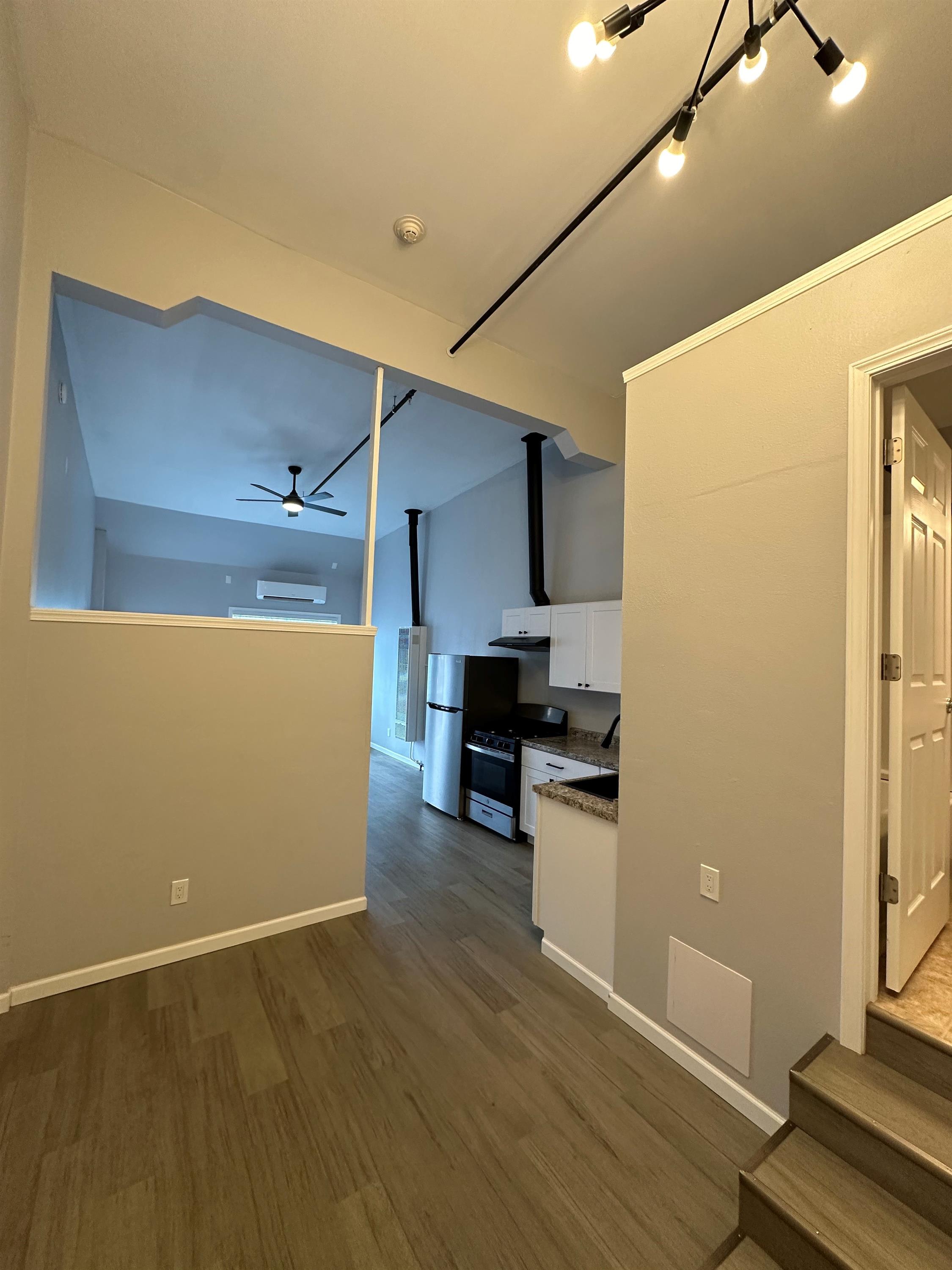 1153 Southeast 6th Avenue – photo 4