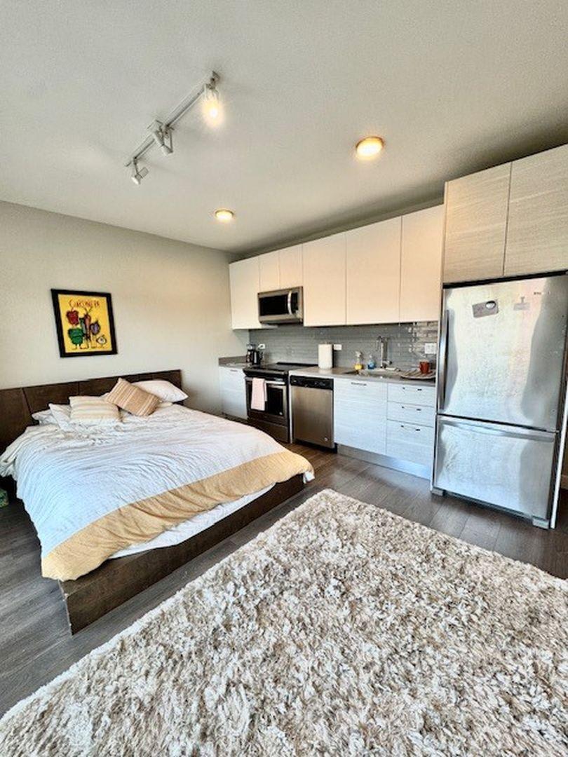2407 W Eastwood Avenue – photo 2