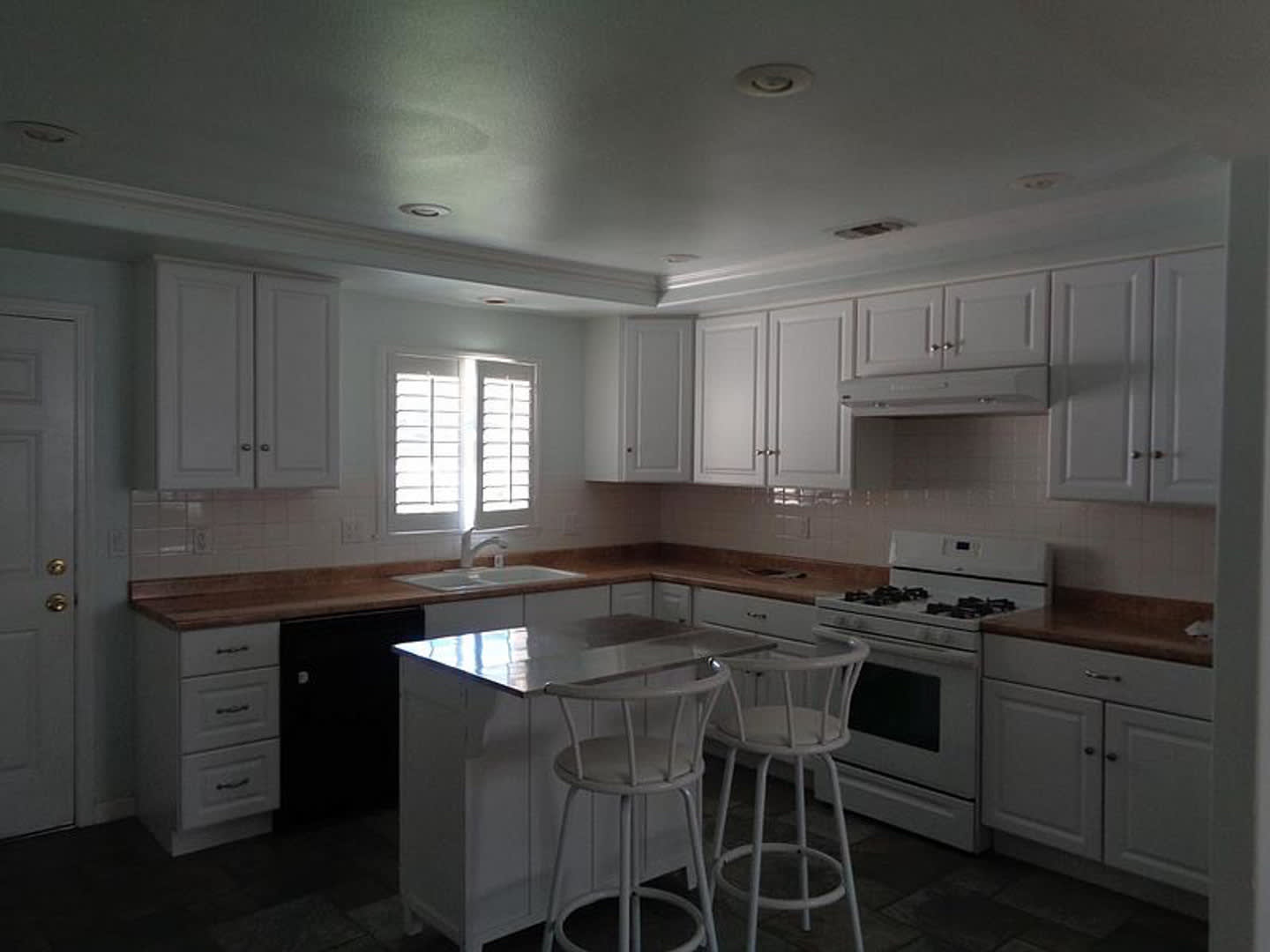 Beautiful 4 3 Single Story Dutch Haven Home In Newbury Park 4 Month Lease The Home Will Be Sold January 2027 – photo 4