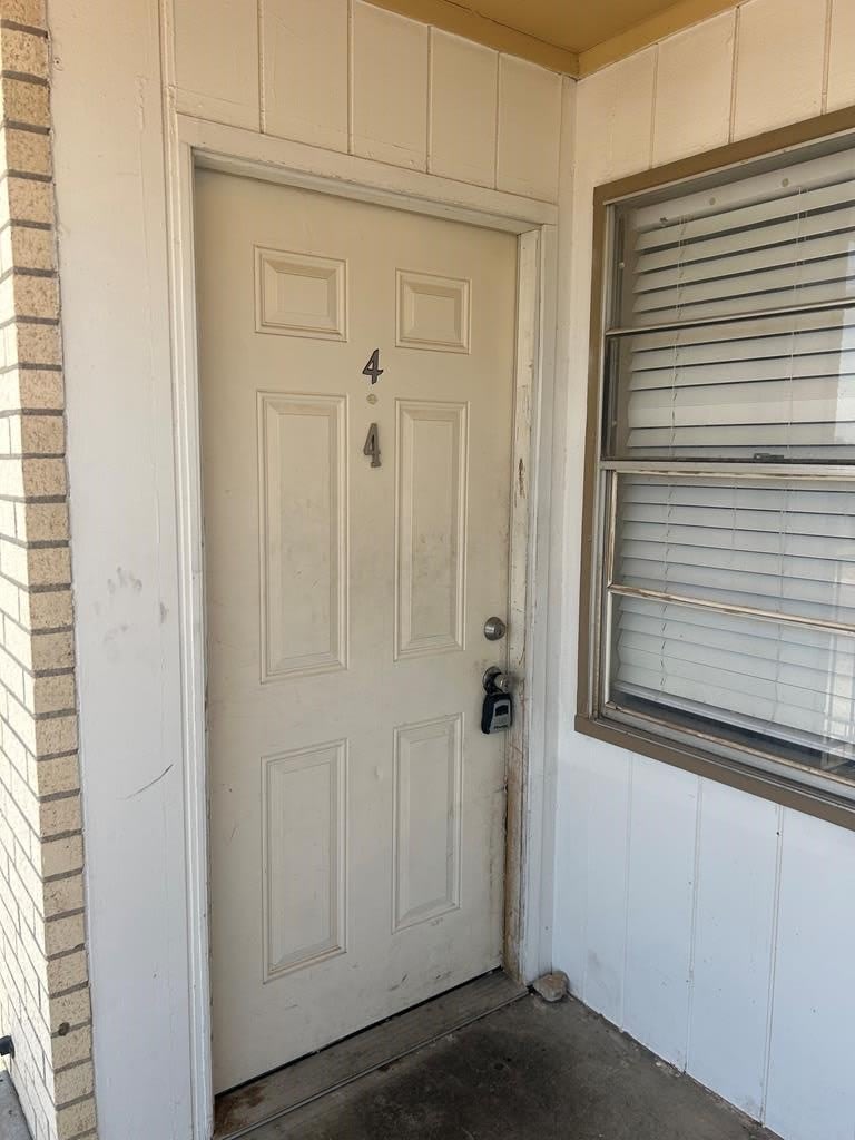 1517 Century Ave – photo 1