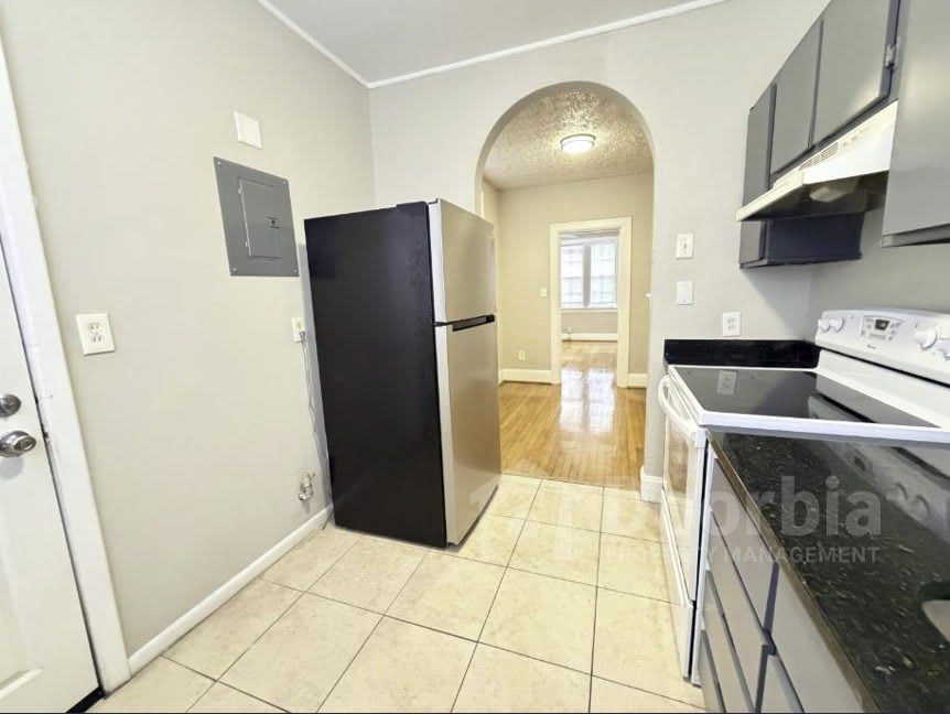975 Willow Branch Ave Apt 3 – photo 4