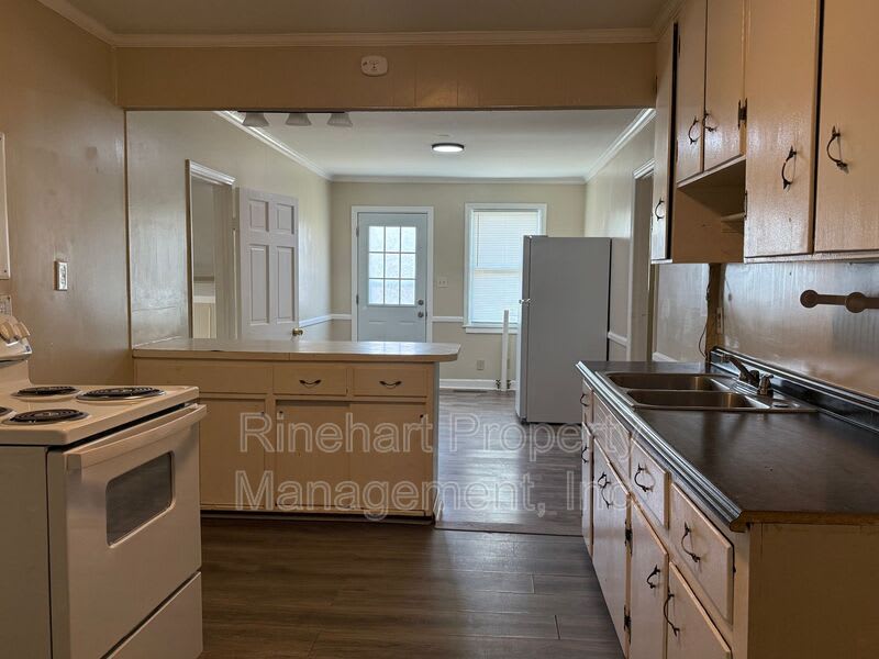 242 South Cherry Road – photo 3