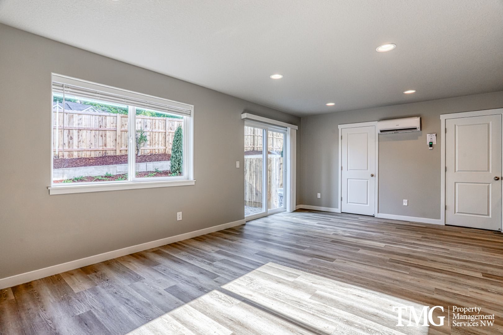 Newer Townhome in Minnehaha w/ 3 Bedroom 2.5 Bath! – photo 1
