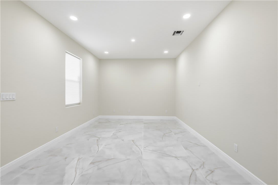 4248 26th Avenue – photo 3