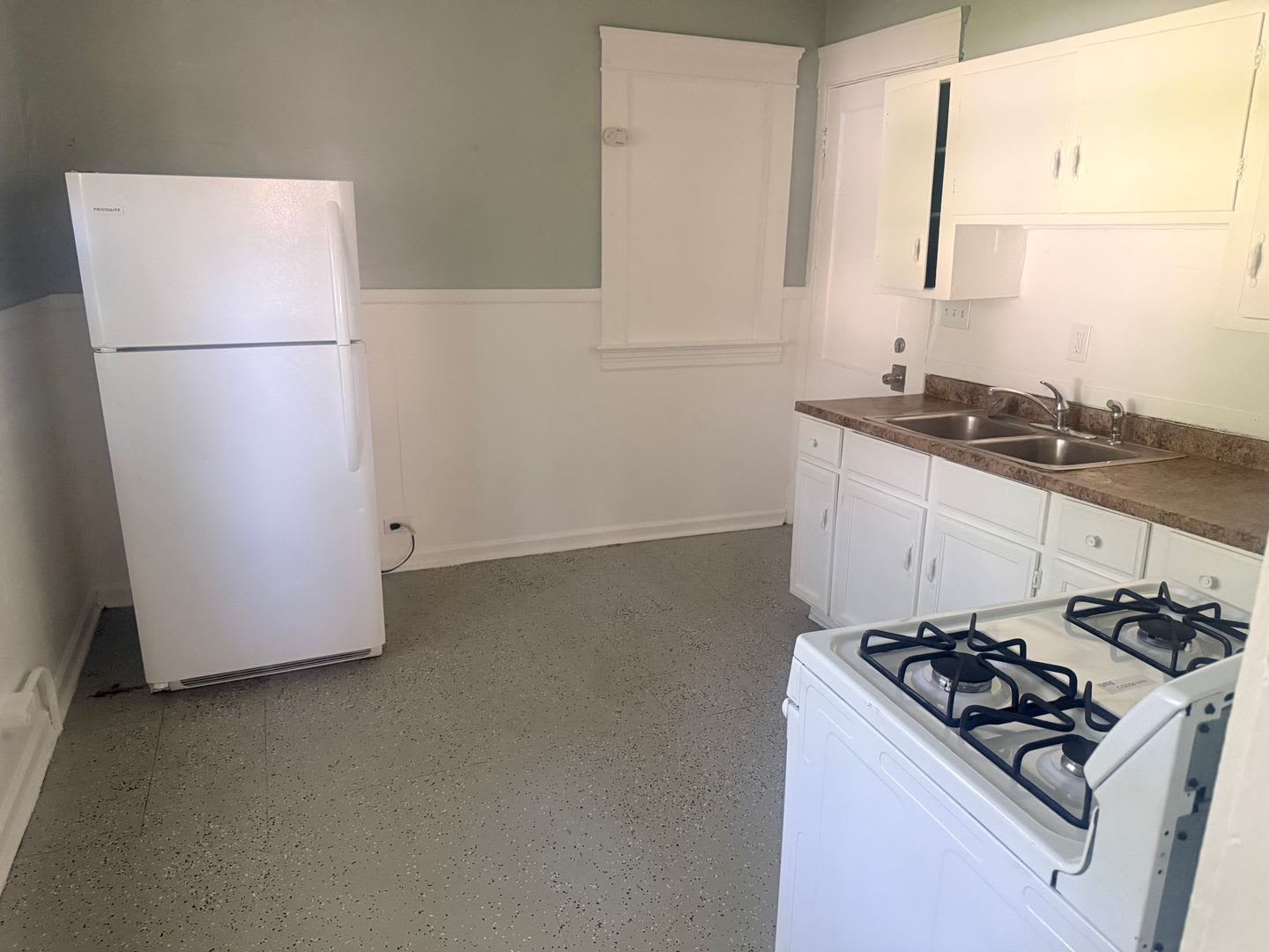 3382 E. 102nd Street – Lower Unit – photo 3