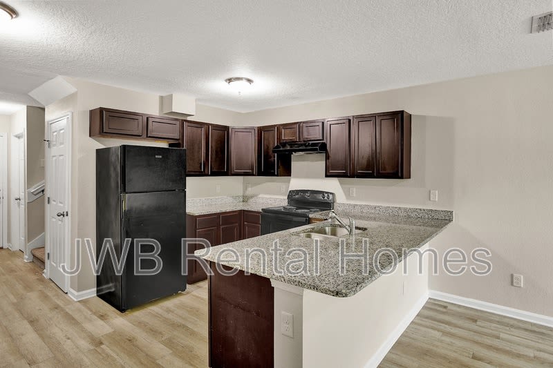 8480 McGirts Village Ln – photo 2