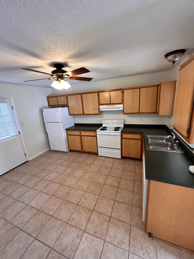 Townhome!! – photo 3