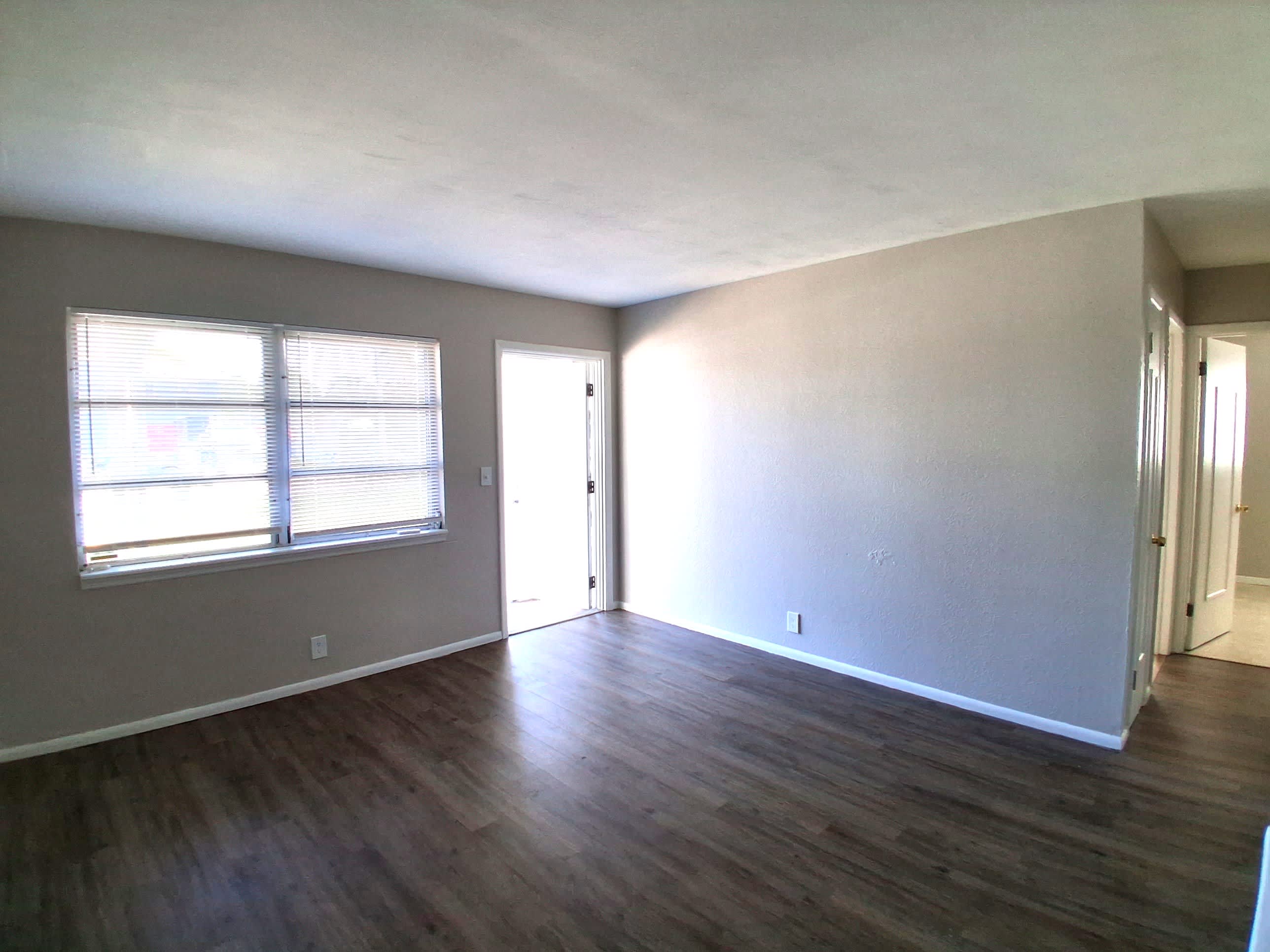 4104 Desoto Avenue – photo 3
