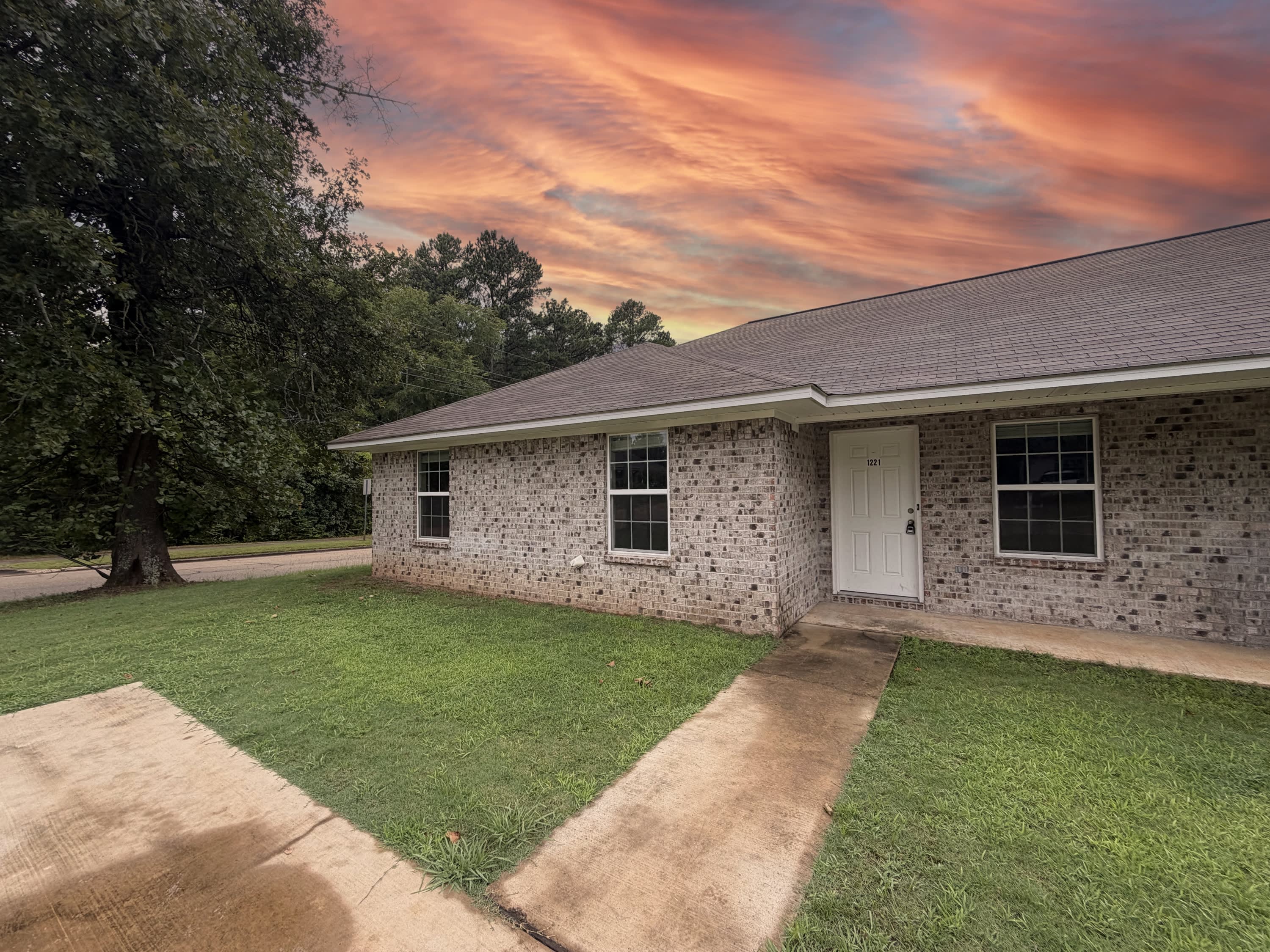 1221 Kirby Street – photo 2