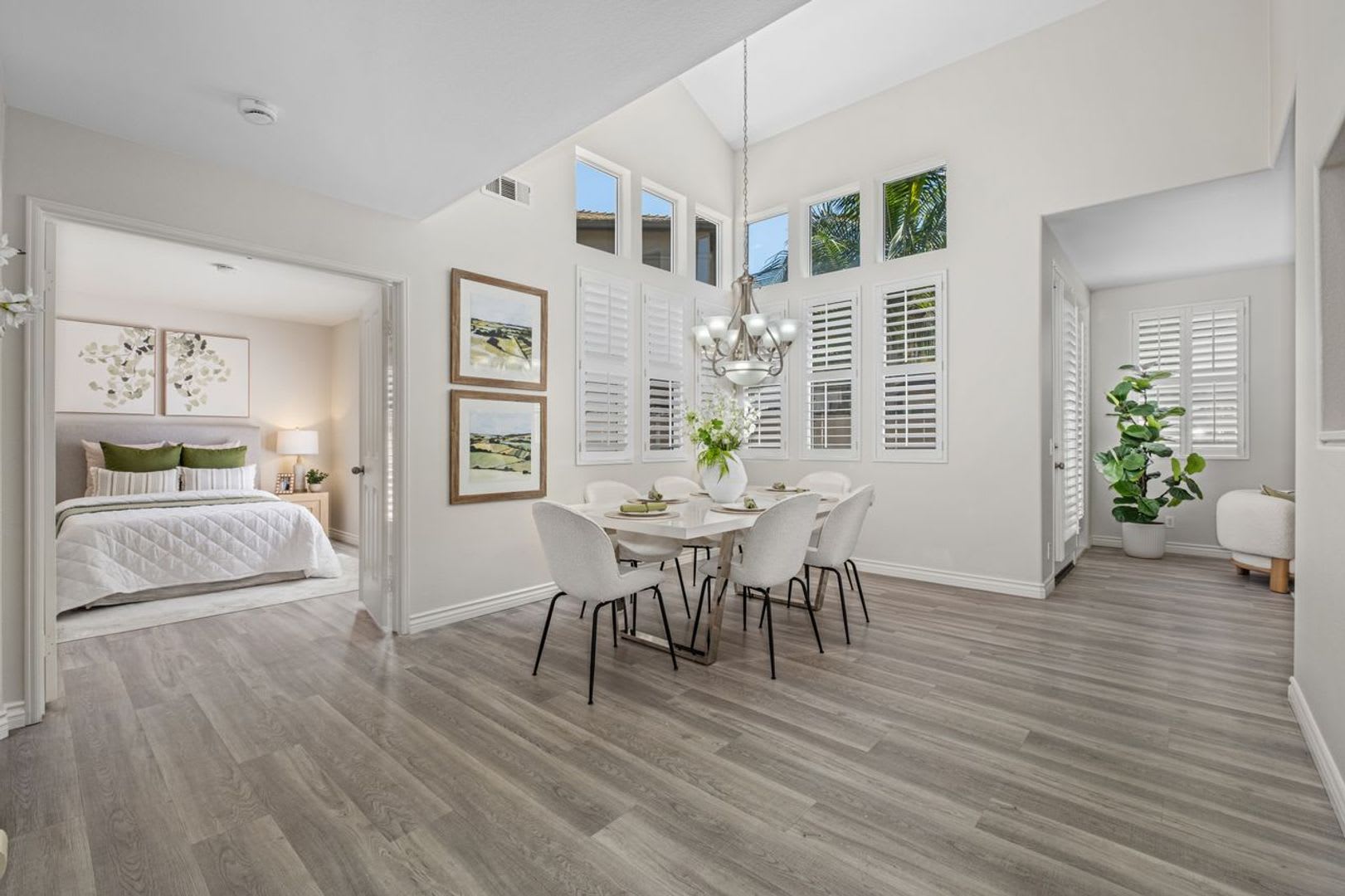 Gorgeous Newly Remodeled Townhome in Exclusive Gated Community – photo 5
