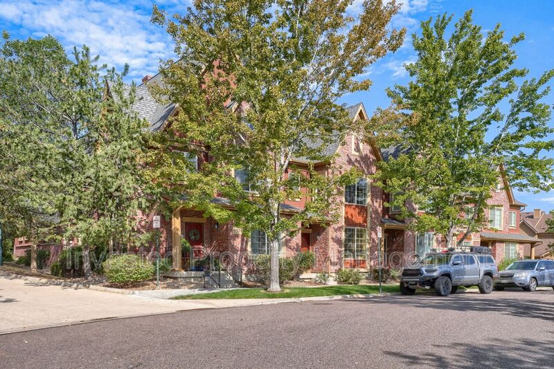 9531 Cedarhurst Lane – photo 2