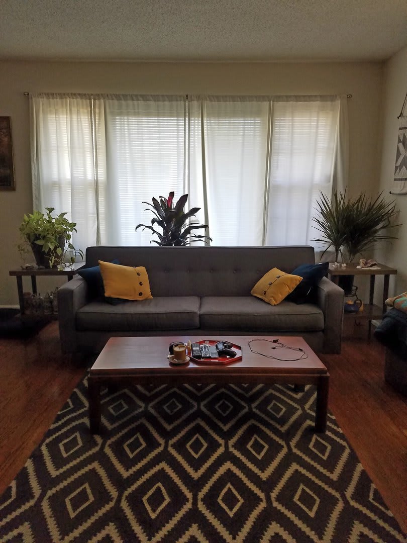 Three-Bedroom Corner Lot Home – photo 2