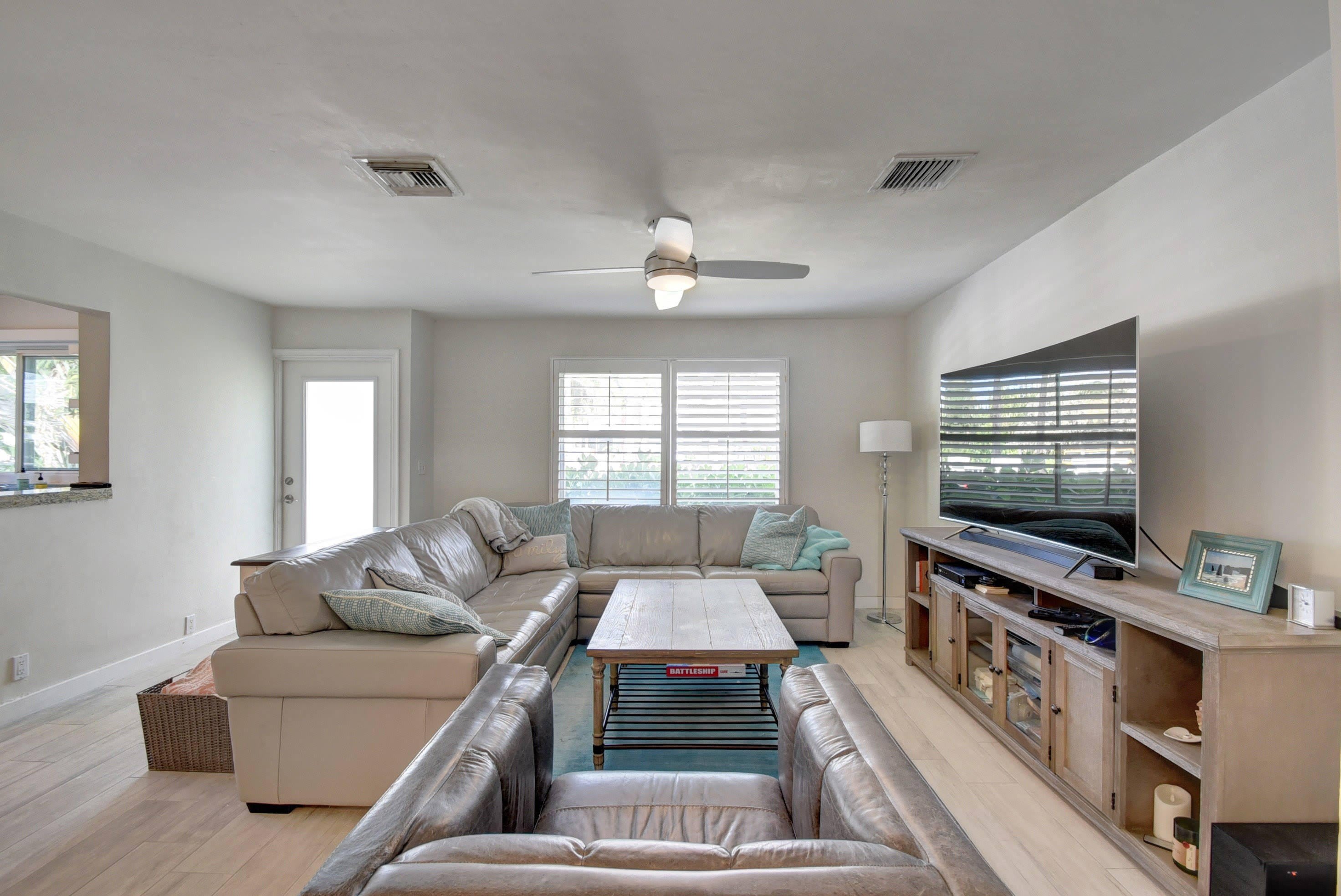 1020 Casuarina Road – photo 4