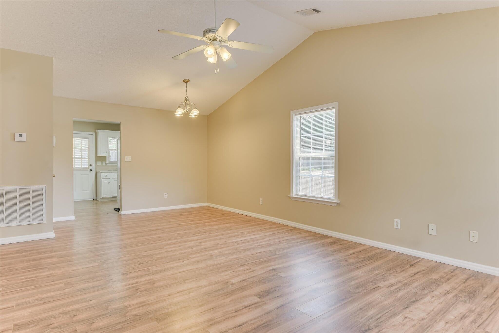 118 Charleston Row Boulevard – photo 3