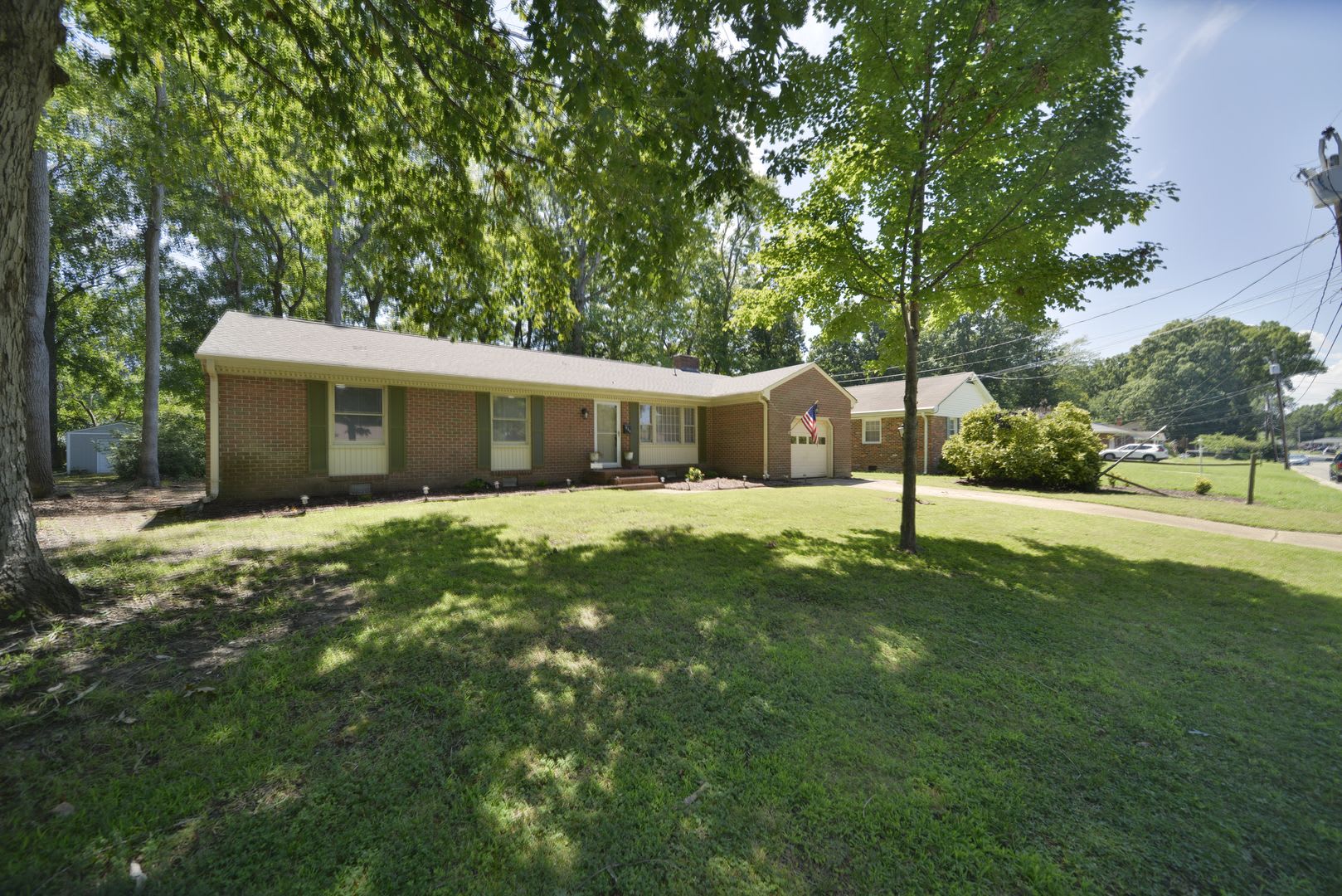 Move In Ready Brick Ranch With 1 600 Sq Ft Detached Shop – photo 2