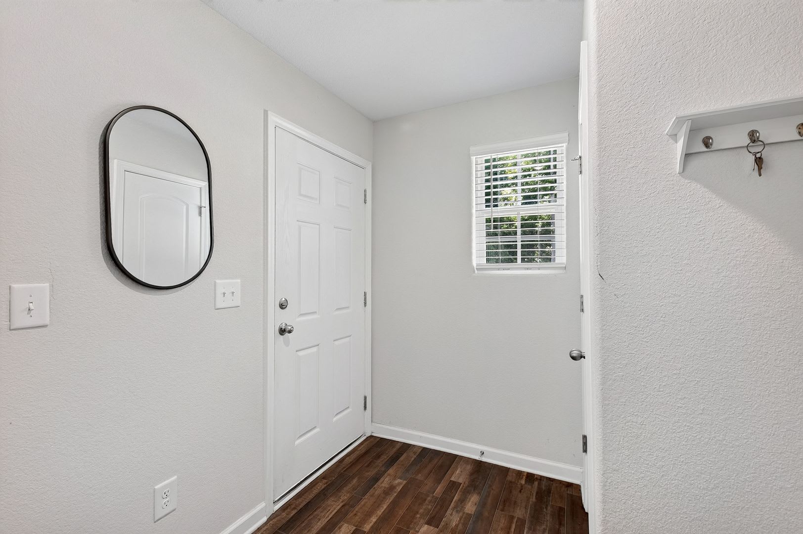3BR Cul-de-Sac Townhome in Franklinton! – photo 3