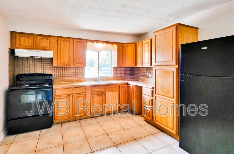 3142 Mecca St – photo 2