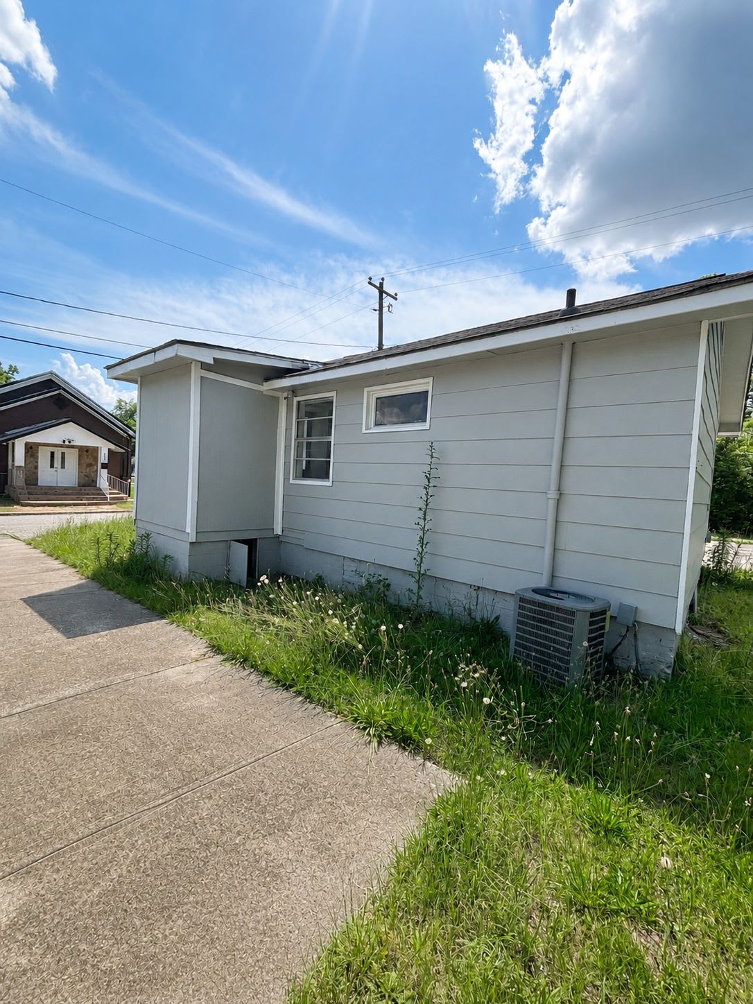 401 Carver Drive – photo 2