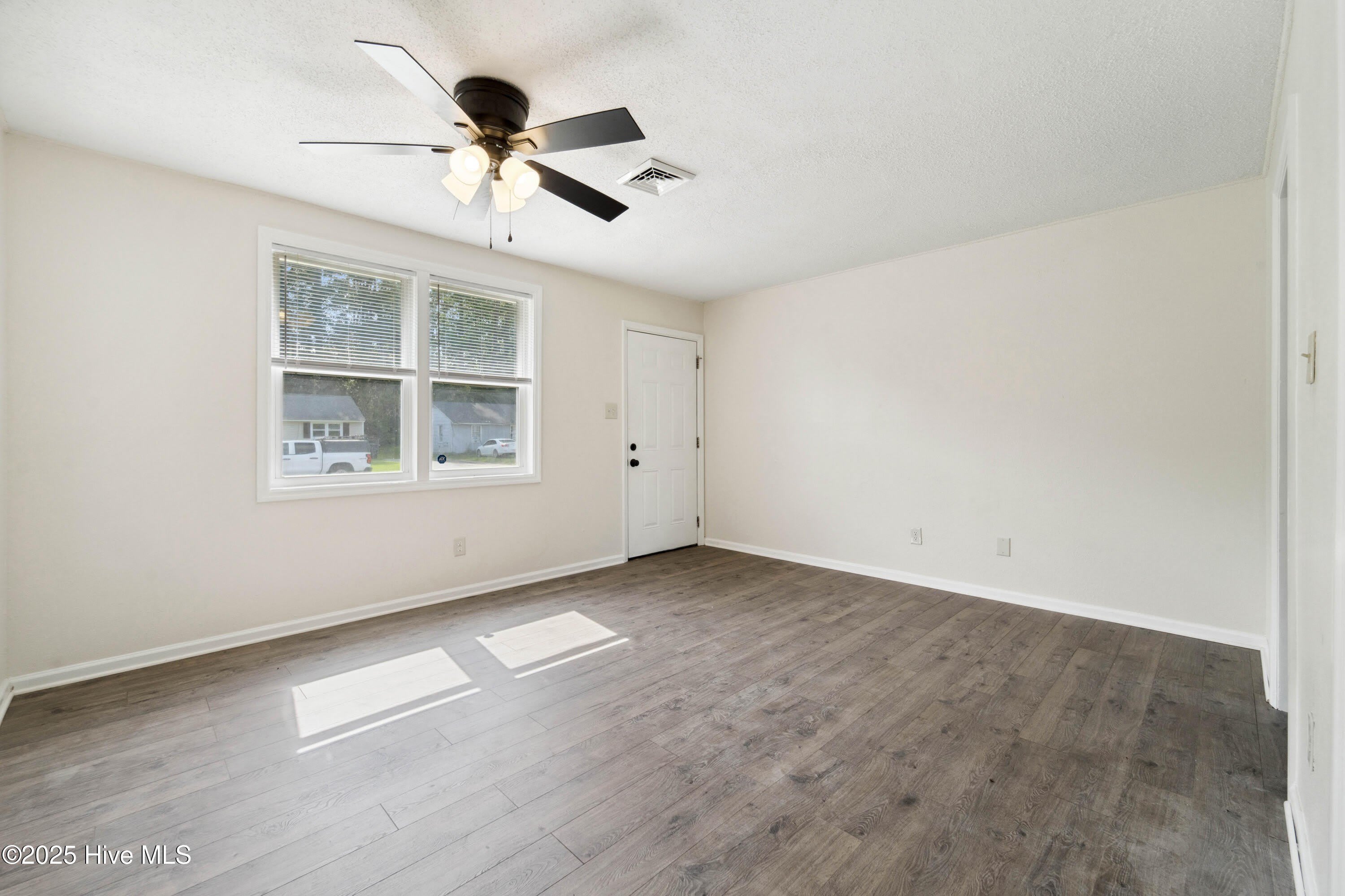 1216 Davis Street – photo 4