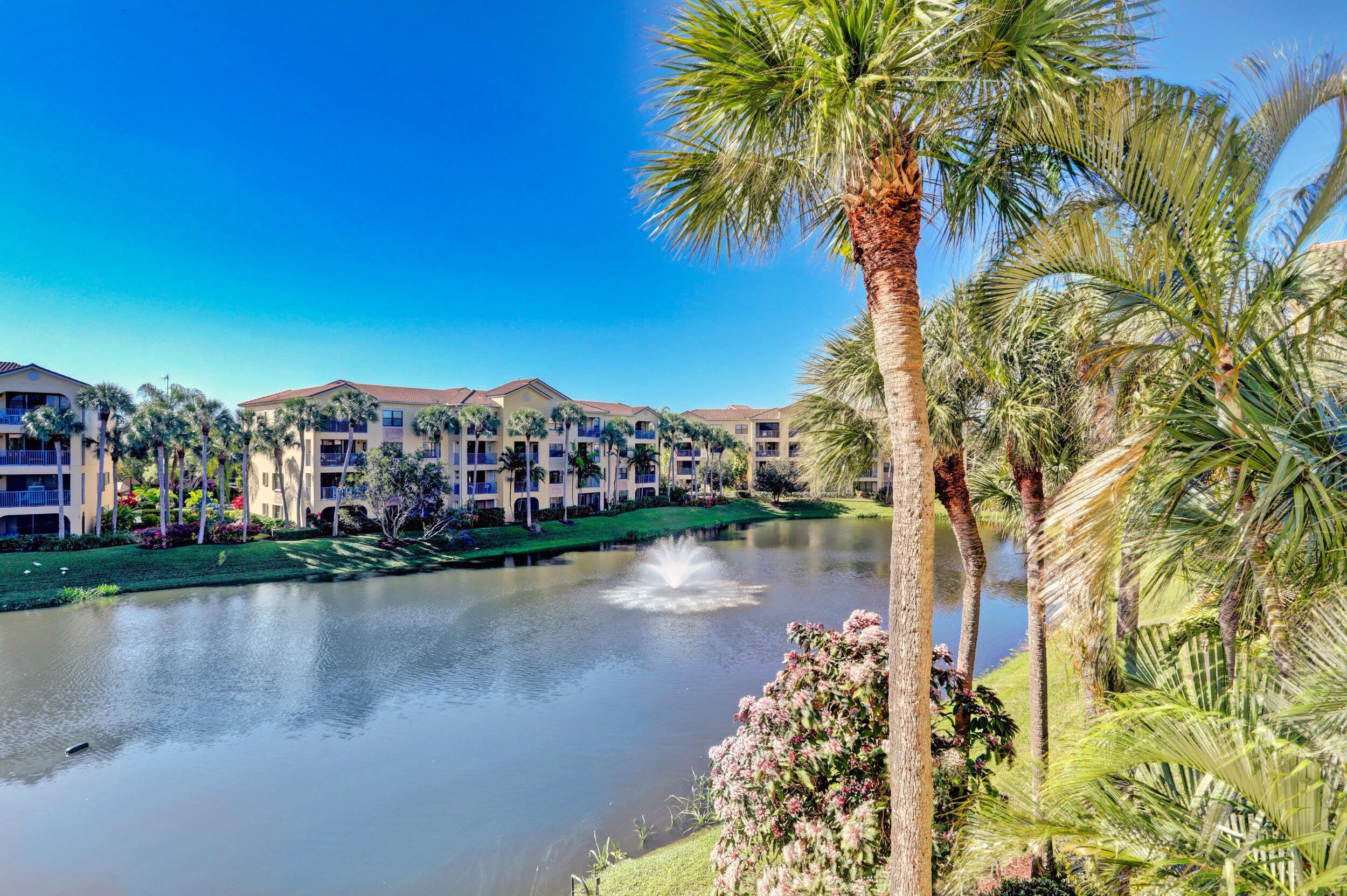 800 Uno Lago Drive – photo 1
