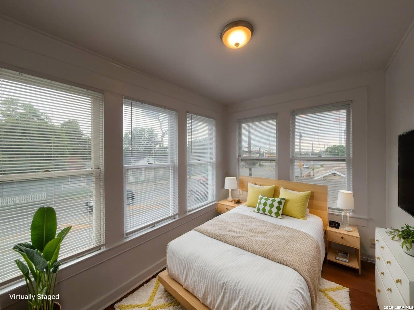 827 Steves Ave – photo 5