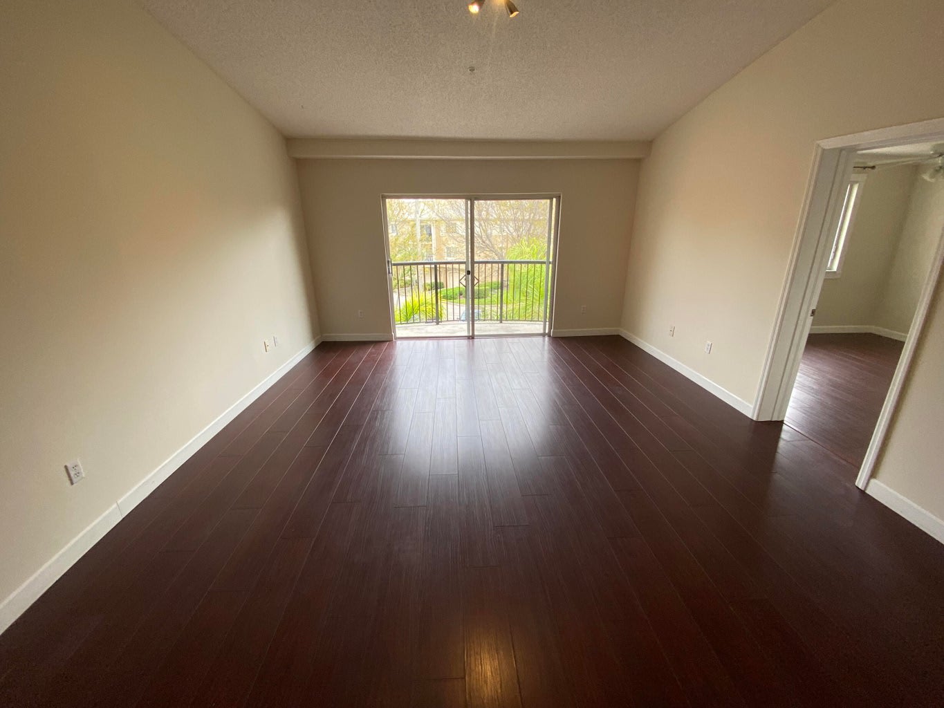1100 Crestwood Ct S – photo 3
