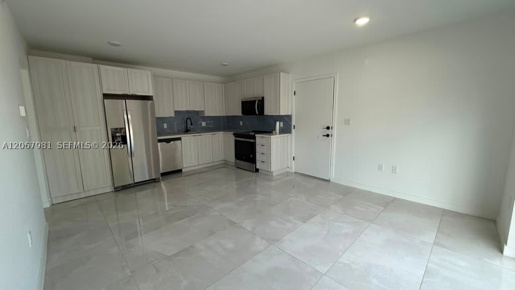 14601 SW 262nd St – photo 2